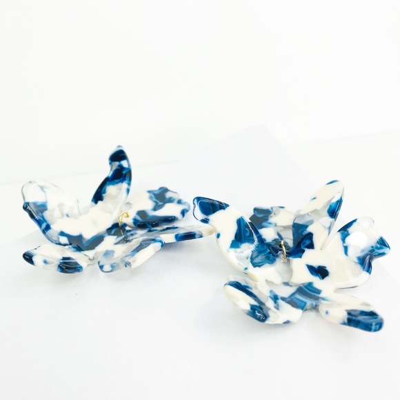 RESTOCKED Paper Lily Earrings in Blue - Picture 8 of 8